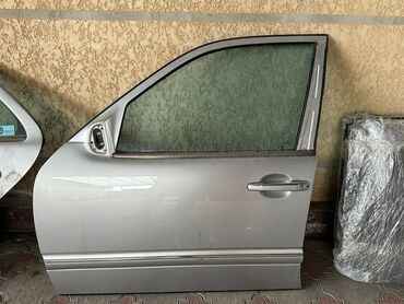 монитор на 210: Комплект дверей Mercedes-Benz 2002 г., Б/у, цвет - Серебристый,Оригинал