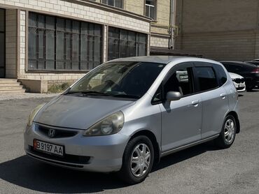 авто с последующим выкупом фит: Honda Fit: 2001 г., 1.3 л, Вариатор, Бензин, Хэтчбэк