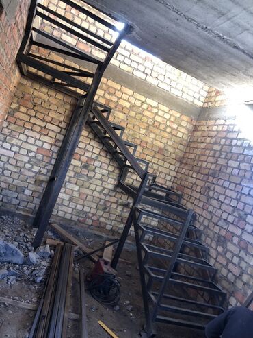 Изготовления каркасов: Металлический каркас лестницы, спроектированный для долговечности и — 2