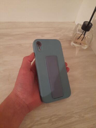 Apple iPhone: IPhone Xr, Б/у, 64 ГБ, Красный, Чехол, 75 % — 6