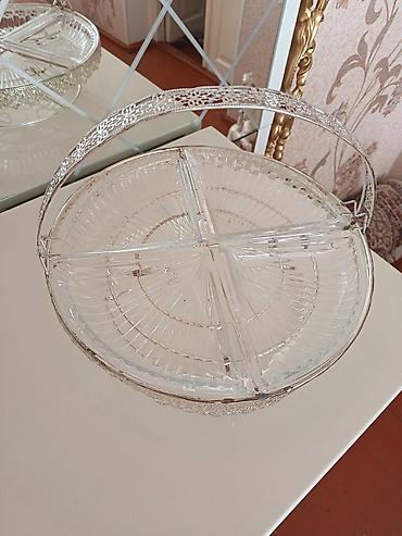 cerez: Şüşə bölməli qəlyanaltı sinisi - Dairəvi formalı, 4 bərabər hissəyə — 1