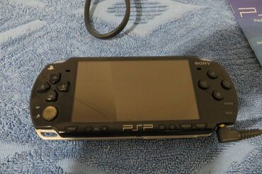 mini konzola za igrice: PSP-2003 PB dobijen iz vana bez mana greske ostecenja, sve funkcionise