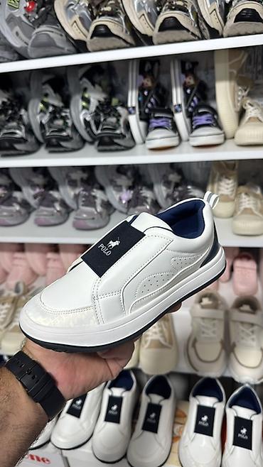 Krossovkalar: Uşaq idman ayaqqabısı – Polo loqolu, ağ rəngli, slip-on dizayn. - — 1