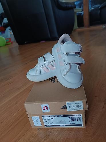 ugg sandale za devojcice: Adidas dečije patike Grand Court Minnie CF I - Model: Grand Court — 1