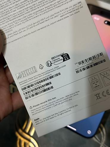 z fold 3: IPhone 16 Pro Max, 256 GB — 4
