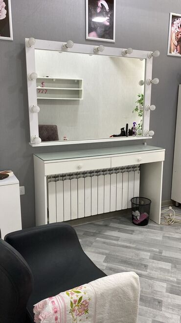 Seyflər: Salon mebeli problemsizdir qiymət 250 azn ünvan Nərimanov(Aişə