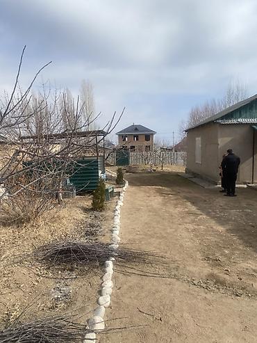 Продажа коттеджей и домов: Дом в городе Чолпон-Ата. Характеристики: - Площадь дома: 70 м² - — 10