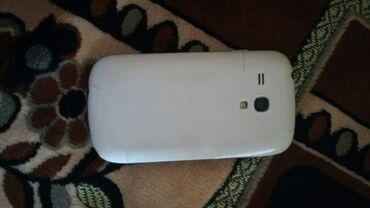 islenmis kompyuter: Samsung Galaxy A01, 8 GB, rəng - Ağ, Düyməli