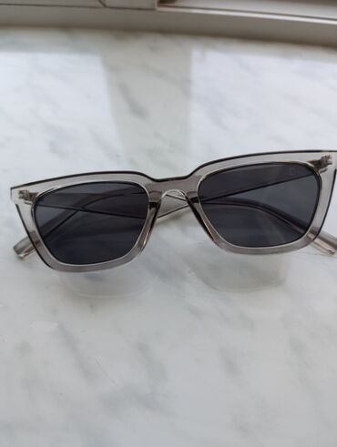 Eynəklər: Dior, İşlənmiş