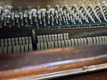 piyanina: Rönisch upright pianino - Marka/model: RÖNISCH upright - Korpus — 5