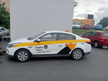 какие машины входят в комфорт яндекс такси в бишкеке: Kia Rio седан в фирменной расклейке Яндекс Go Такси - Кузов