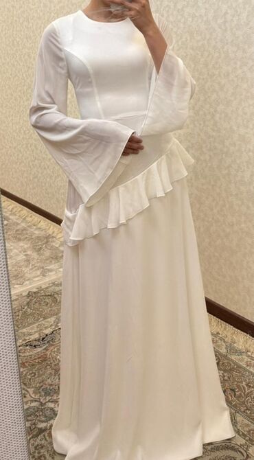 Вечерние платья: Вечернее платье, Рукава: Длинные, Бретельки на одно плечо — 4