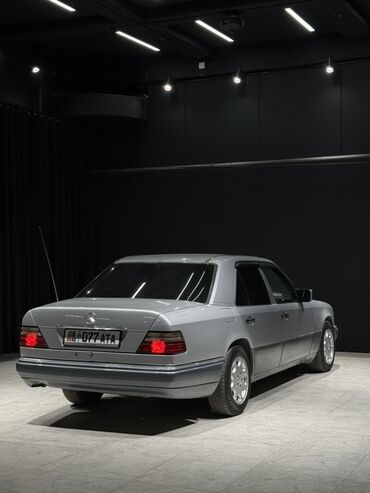 Mercedes-Benz: Mercedes-Benz W124: 1994 г., 2.2 л, Механика, Бензин, Седан — 4