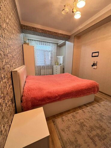 Uzunmüddətli kirayə mənzillər: İnşaatçılar metrosunun çıxışında, 14 mərtəbəli binanın 10-cu — 1