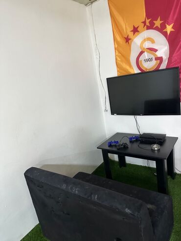 İdeal veziyyetde ps -3 5 ədəd set divan televizor jurnal