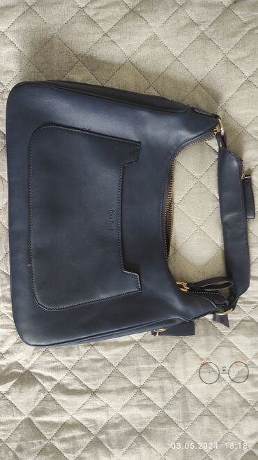 женскую сумку серого цвета: Сумка женская, цвет синий, состояние отличное, б/у
