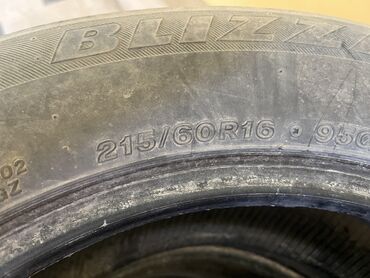 Шины: Шины 215 / 60 / R 16, Зима, Б/у, Комплект, Легковые, Япония, Bridgestone