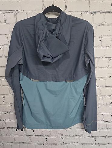 Личные вещи: On Weather Ultralight Jacket Women — сверхлёгкая женская куртка для — 3