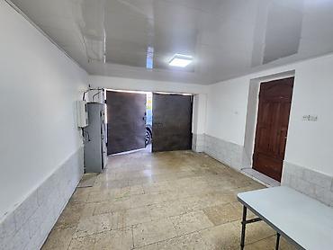 место на аренду: 25 м², Металлический — 3