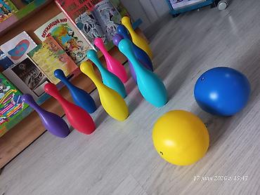 Uşaqlar üçün digər mallar: Uşaq boulinq dəsti – rəngarəng plastik Məzmun: - 10 ədəd rəngli kəgəl — 2