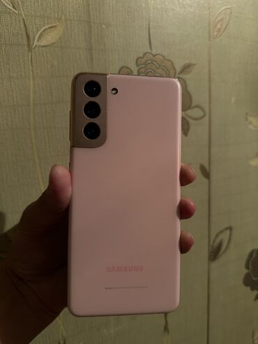 телефон 3 сим: Samsung Galaxy S21 5G, Б/у, 256 ГБ, цвет - Розовый, 1 SIM
