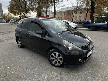 фит в рассрочку: Honda Fit: 2002 г., 1.3 л, Вариатор, Бензин, Хетчбек