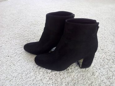 adidas sleek w: Ankle boots, Stradivarius, 37.5