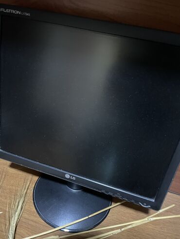 Masaüstü kompüterlər və iş stansiyaları: Komputer, monitor, səs ucaldıcı, klaviş, mouse Əlaqə 0702027077 Hamısı
