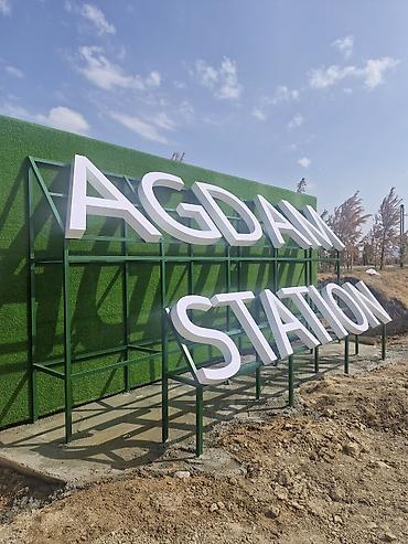 hava üfürən: Hər növ reklam işləri - Qabarıq hərflər: işıqlı, keyfiyyətli həllər; — 10