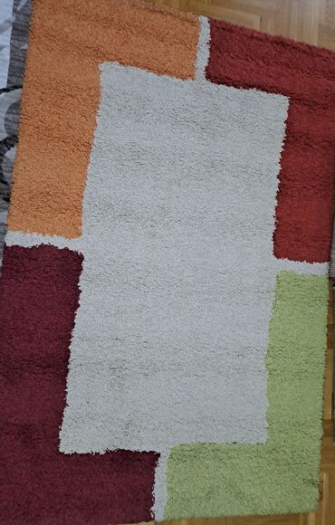 polovni tepisi iz nemacke: Prodajem vuneni, čupavi tepih 160×240 izuzetno očuvan, nema nikakvog