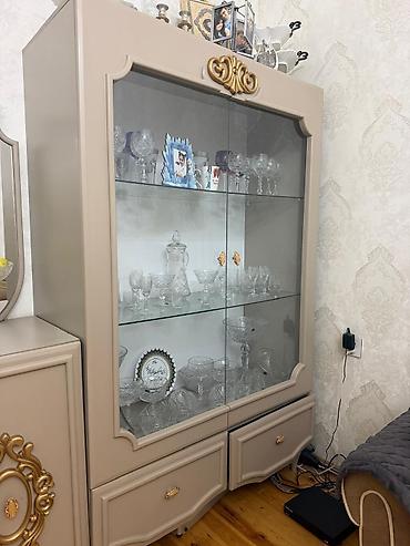 servant: Klassik üslubda qonaq otağı üçün mebel dəsti Tərkibi: - Geniş konsol — 3