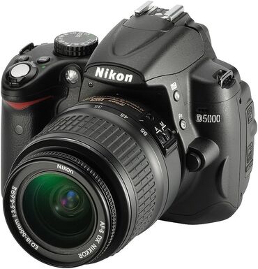 Fotokameralar: Nikon D5000 Fotoaparat satılır 1 dəfə matrisada kiçik təmir olunub