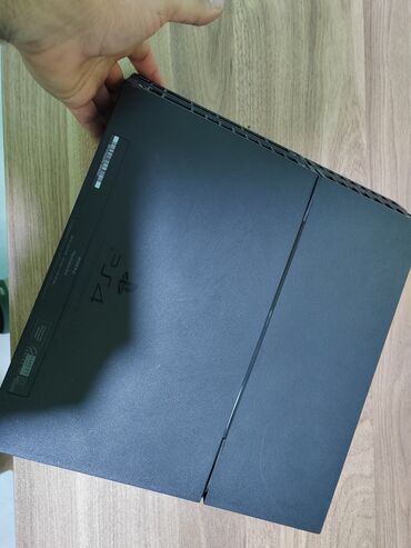 sony fotoaparat: Playstation 4 - yaddaş 1TB. Üstündə 1 ədəd pult veriləcək