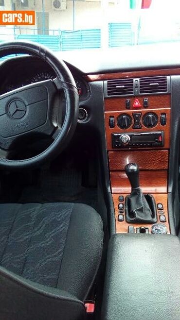 Mercedes-Benz E 200: 2 l | 1998 year Sedan