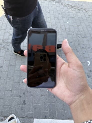11 t: IPhone 11, 64 GB, Qara