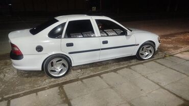 Opel: Opel Vectra: 1996 г., 1.5 л, Механика, Газ, Седан — 1