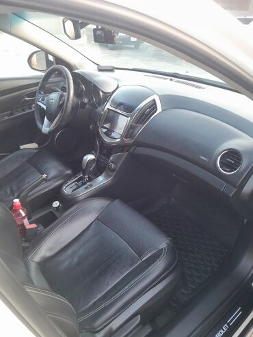 Chevrolet: Chevrolet Cruze: 1.8 l | 2013 il 214791 km Sedan — 12