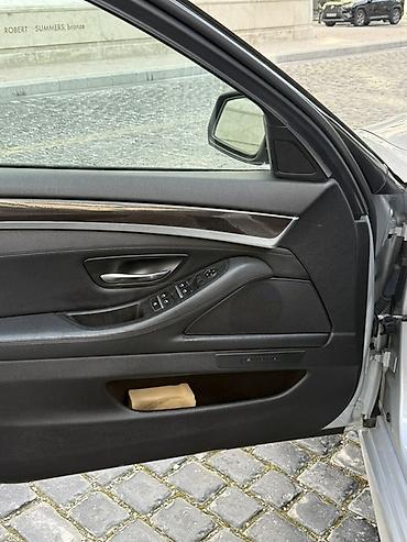 BMW: Böyük manitor Boyük gozik 4 knopkadan ibaratdi Head up (elektron — 26