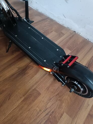 Elektrikli samokatlar: Electric scooter kugoo m4, remonta eytiyaci var 30 manatlıq sürəti 45 — 9