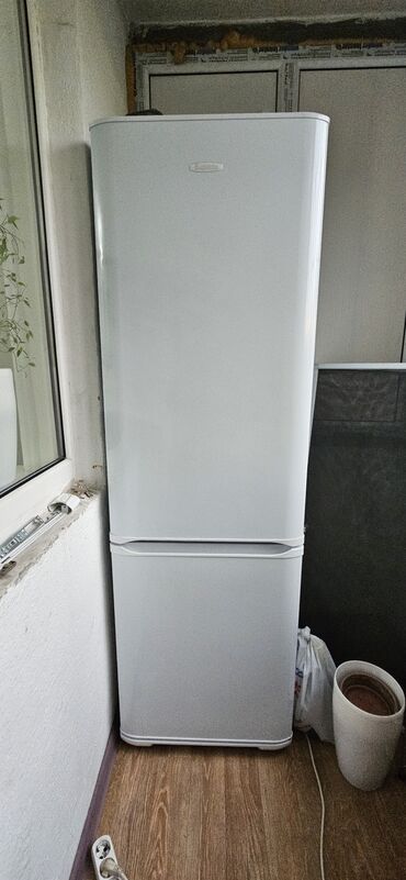 скупка холодильника: Холодильник Biryusa, Б/у, Двухкамерный, 60 * 185 *