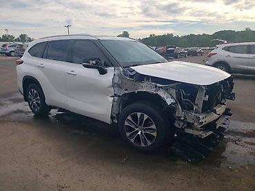 highland: Toyota Highlander: 2023 г., 2.4 л, Автомат, Бензин — 2