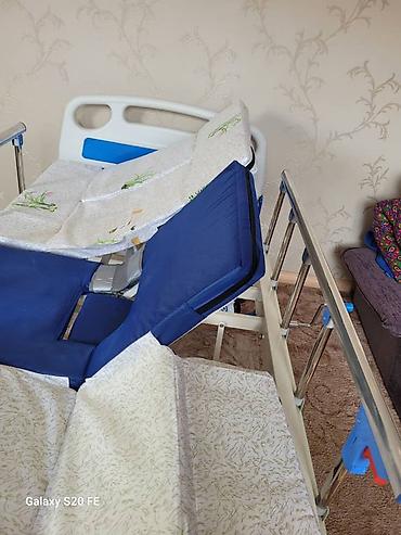 Медицинская мебель: Функциональная медицинская кровать для ухода дома. Особенности: - — 4