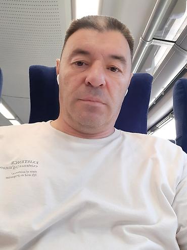 Ağ rəngli gündəlik t‑şört - Rəng: Açıq ağ - Model: Klassik kruq-yaxa