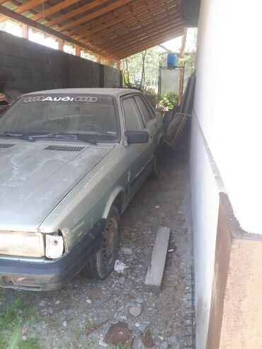 матор кармаган: Audi 80: 1986 г., 1.8 л, Механика, Бензин, Седан