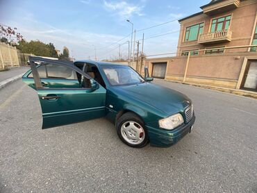 Mercedes-Benz: Mercedes-Benz 220: 2.2 l | 1995 il — 8