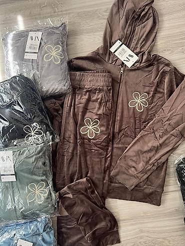 Ženski velur komplet trenerke sa kapuljačom - Materijal: mekani velur