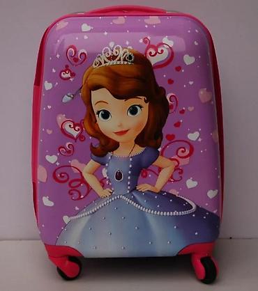 Rančevi, torbe i koferi: Dečiji kofer na točkiće sa motivom princeze Sofije. Kofer ima — 4