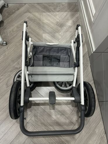 Araba-beşiklər: Çıxarıla bilən beşikli araba, Anex, İşlənmiş, Cins: Oğlan, Yaş: 30 ay, Ünvandan götürmə -da lalafo.az — 14 Araba-beşiklər: Çıxarıla bilən beşikli araba, Anex, İşlənmiş, Cins: Oğlan, Yaş: 30 ay, Ünvandan götürmə — 14