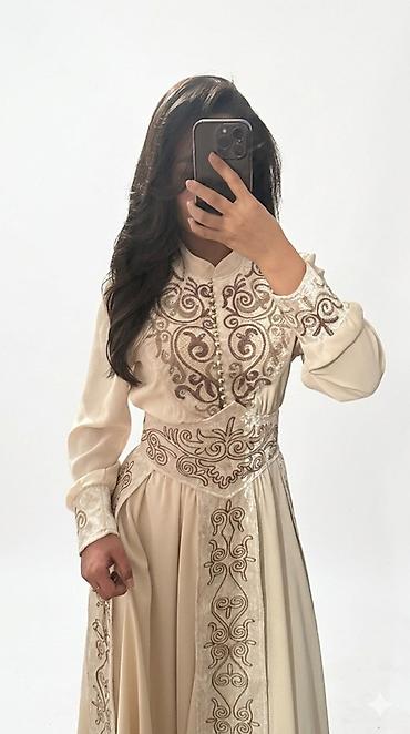 крок тапочки: Платье на кыз узатуу, M, С поясом, Б/у — 2