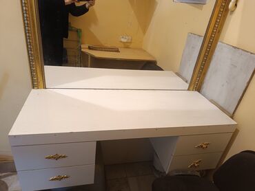 Masa və oturacaq dəstləri: Qonaq masası, Dördbucaq masa